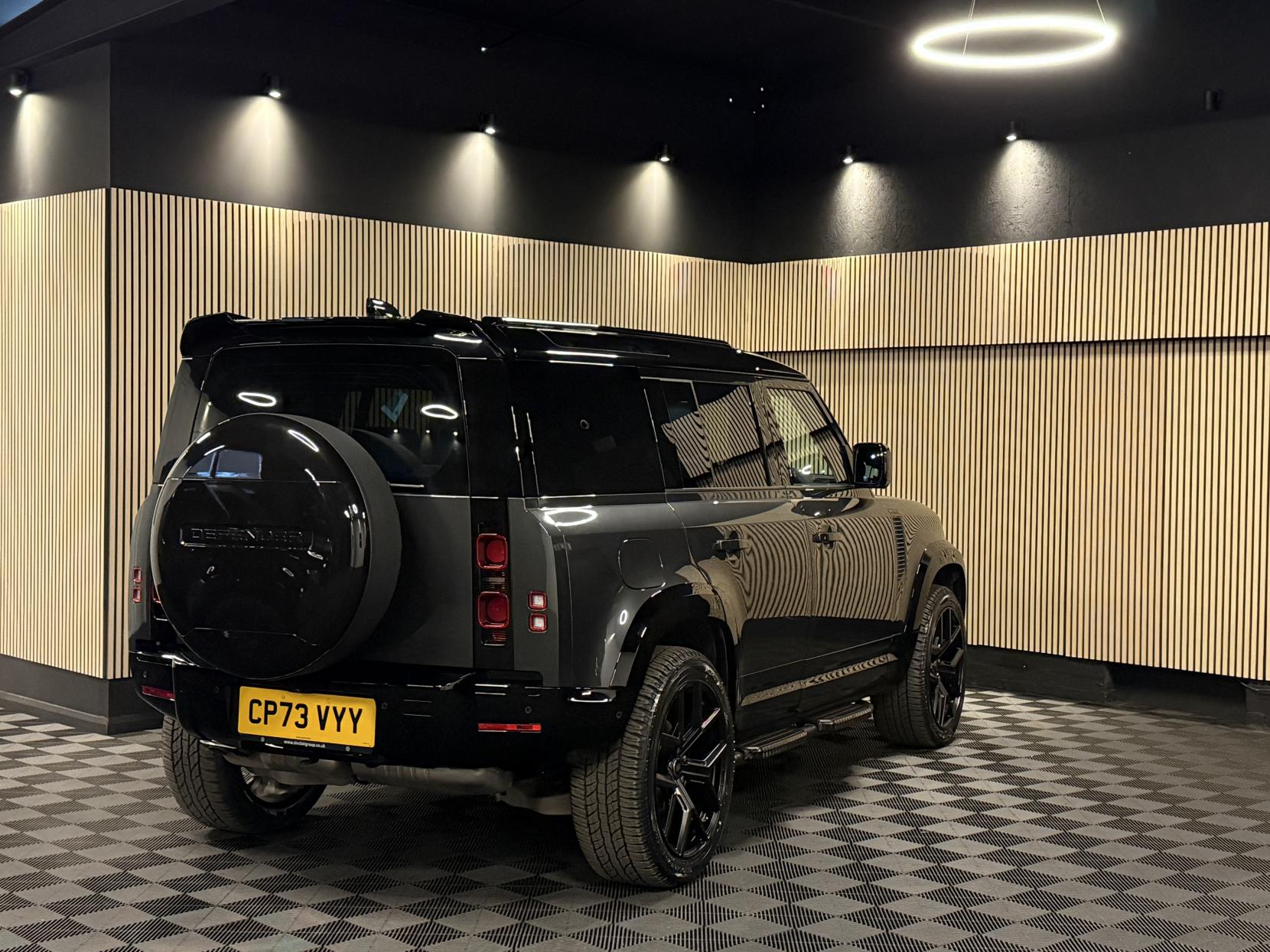 Land Rover Defender 110 3.0 D250 MHEV SE Hard Top SUV 5dr Diesel Auto 4WD MWB Euro 6 (s/s) (250 ps)