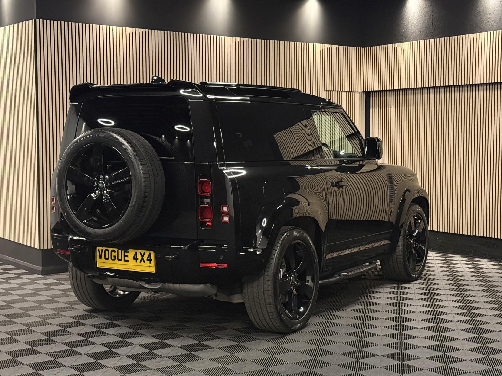 Land Rover Defender 90 3.0 D350 MHEV X-Dynamic HSE Hard Top SUV 3dr Diesel Auto 4WD SWB Euro 6 (s/s) (350 ps)