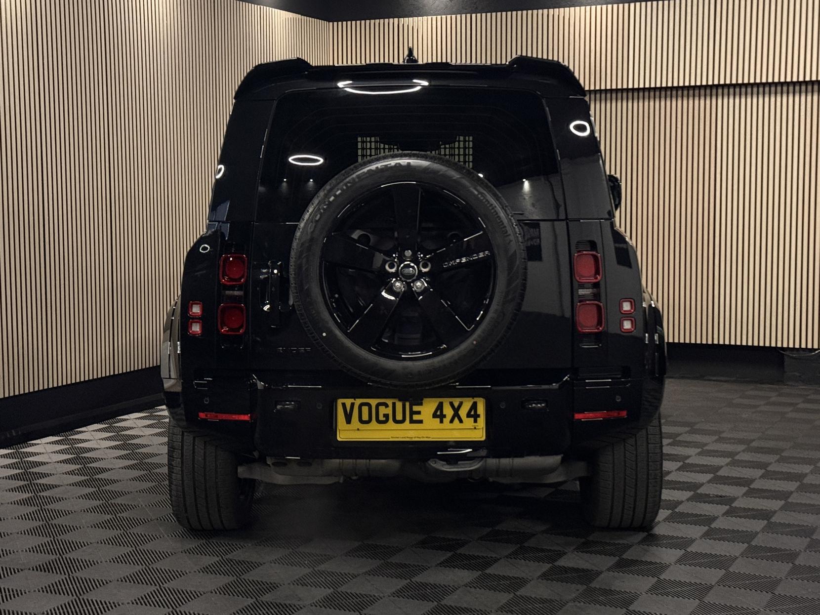 Land Rover Defender 90 3.0 D350 MHEV X-Dynamic HSE Hard Top SUV 3dr Diesel Auto 4WD SWB Euro 6 (s/s) (350 ps)