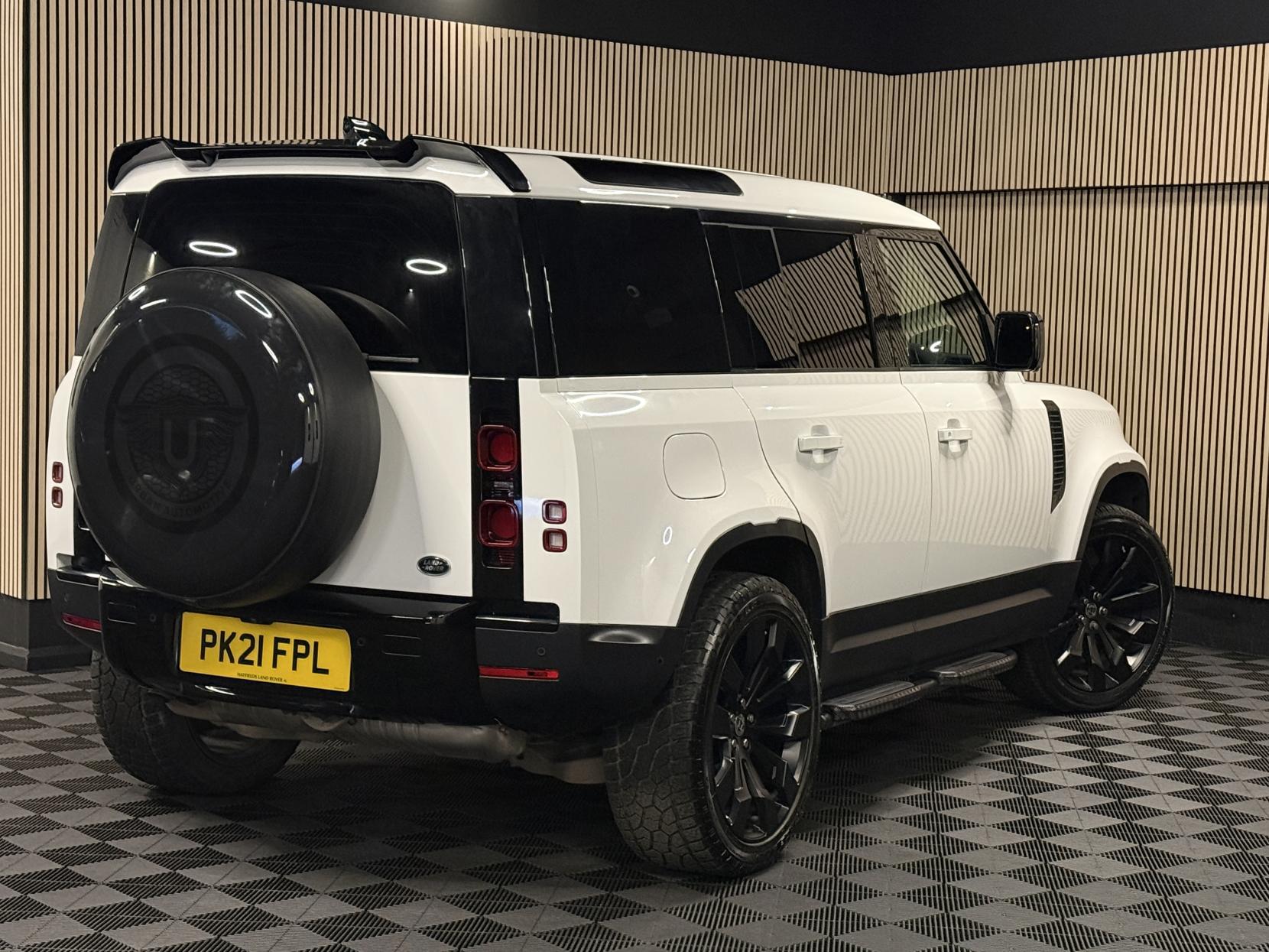 Land Rover Defender 110 3.0 D250 MHEV SE Hard Top SUV 5dr Diesel Auto 4WD MWB Euro 6 (s/s) (250 ps)