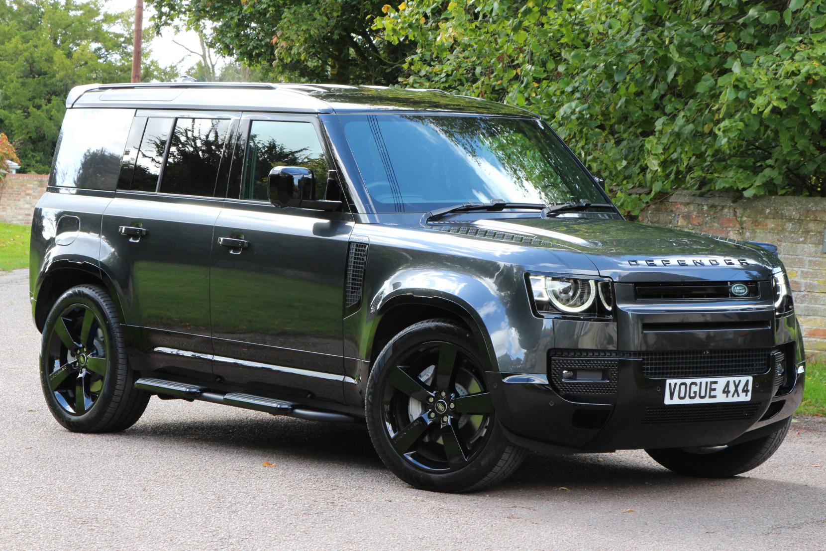 Land Rover Defender 110 3.0 D350 MHEV X-Dynamic HSE Hard Top SUV 5dr Diesel Auto 4WD MWB Euro 6 (s/s) (350 ps)