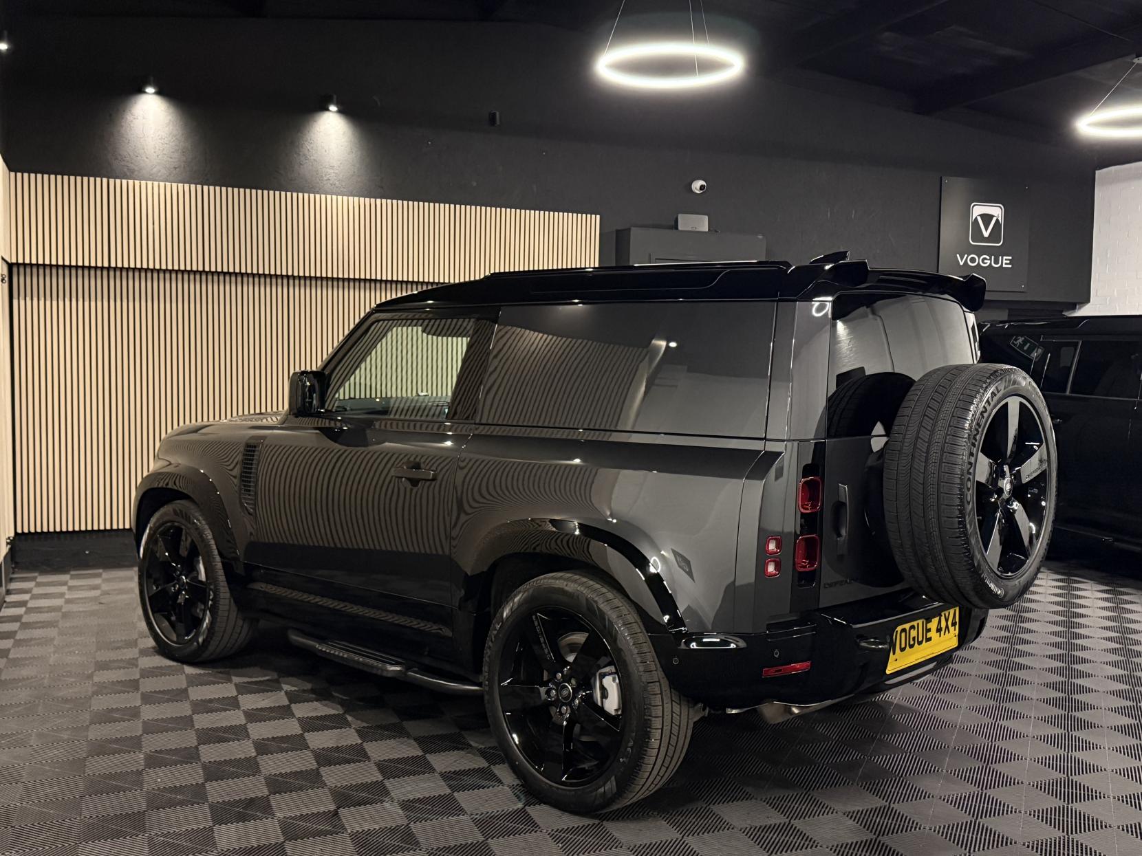 Land Rover Defender 90 3.0 D350 MHEV X-Dynamic HSE Hard Top SUV 3dr Diesel Auto 4WD SWB Euro 6 (s/s) (350 ps)