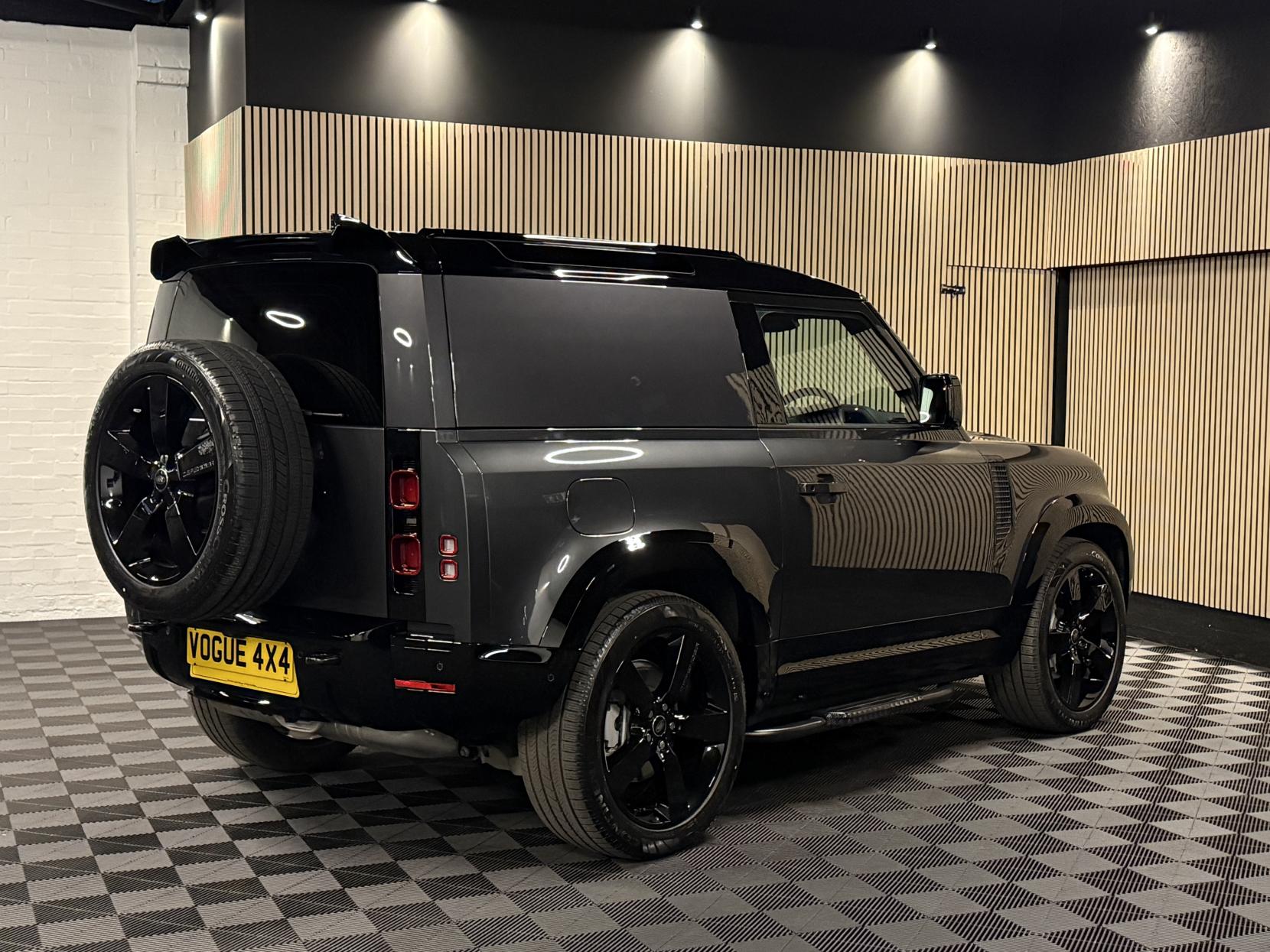 Land Rover Defender 90 3.0 D350 MHEV X-Dynamic HSE Hard Top SUV 3dr Diesel Auto 4WD SWB Euro 6 (s/s) (350 ps)