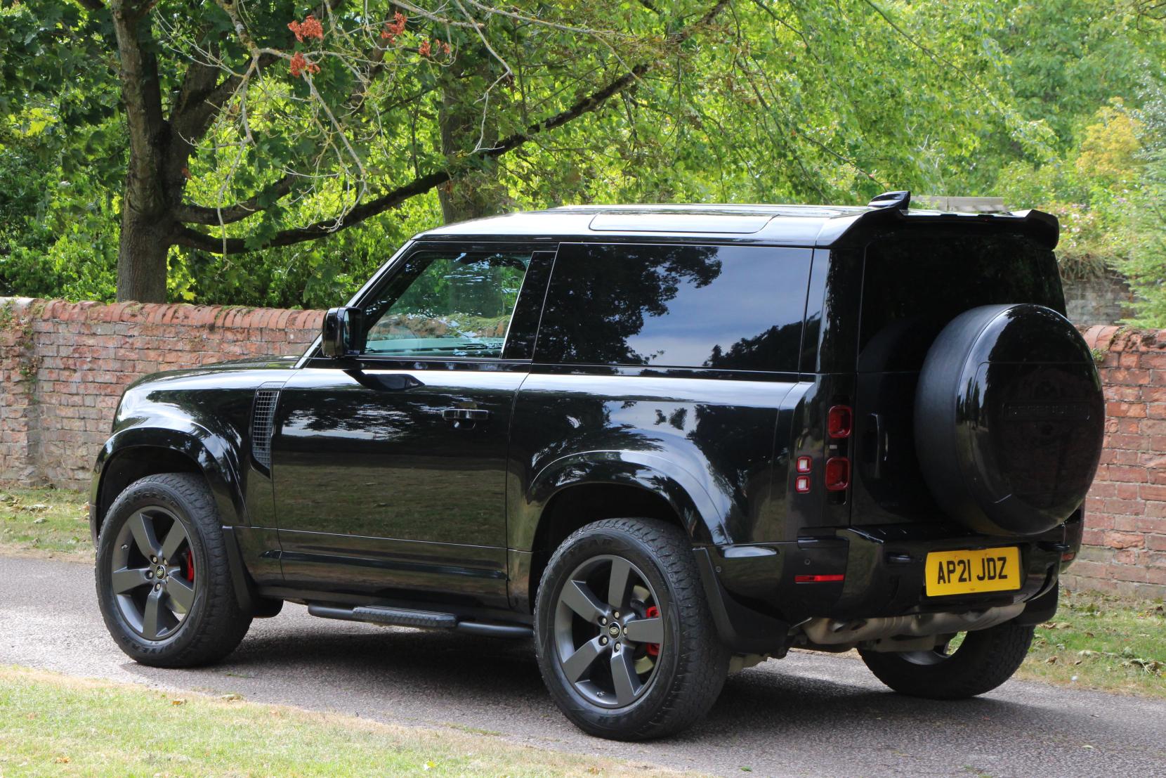 Land Rover Defender 90 3.0 D200 MHEV Hard Top SUV 3dr Diesel Auto 4WD SWB Euro 6 (s/s) (200 ps)